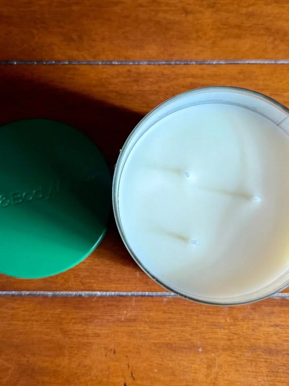 NEW HUMMINGBIRD TEA CAKE 3-Wick Candle Bath and Body Works - Picture 2 of 3